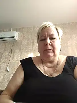 Snapshot of EffectFiona chatting on 01/15/25, 09:02 EffectFiona online show from 01/15/25, 09:02