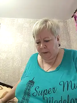Snapshot of EffectFiona chatting on 01/17/25, 04:28 EffectFiona online show from 01/17/25, 04:28