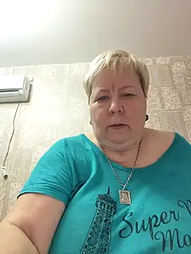 Snapshot of EffectFiona chatting on 01/17/25, 11:59 EffectFiona online show from 01/17/25, 11:59