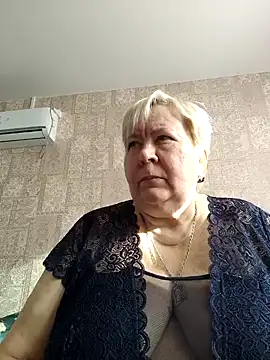 Snapshot of EffectFiona chatting on 02/14/25, 10:49 EffectFiona online show from 02/14/25, 10:49