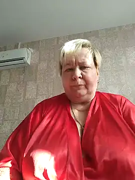 Snapshot of EffectFiona chatting on 03/04/25, 12:22 EffectFiona online show from 03/04/25, 12:22