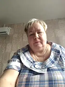 Snapshot of EffectFiona chatting on 03/16/25, 12:00 EffectFiona online show from 03/16/25, 12:00