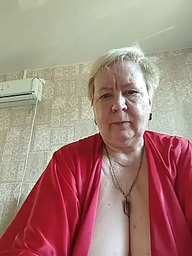 Snapshot of EffectFiona chatting on 07/01/26, 12:45 EffectFiona online show from 07/01/26, 12:45