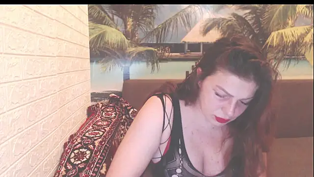 Snapshot of Queen__Natasha chatting on 10/23/25, 08:18 Queen  Natasha online show from 10/23/25, 08:18