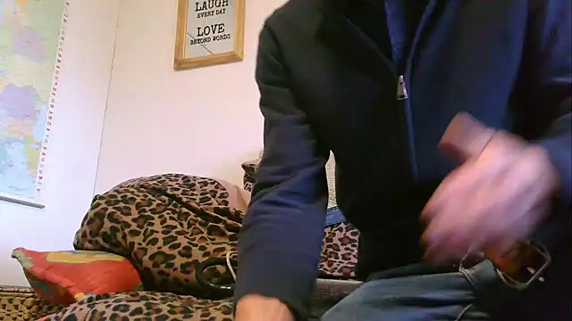 Snapshot of banana4joy chatting on 11/17/25, 07:36 banana4joy online show from 11/17/25, 07:36