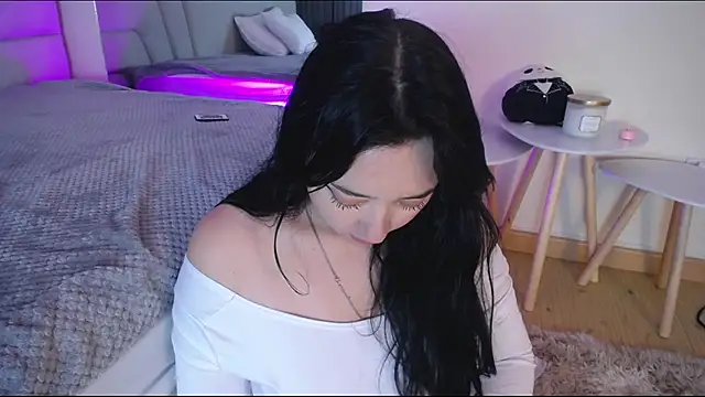 Miss Loise online show from 11/22/25, 04:11