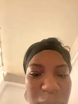 Snapshot of wishwashhy22 chatting on 09/08/25, 05:01 wishwashhy22 online show from 09/08/25, 05:01