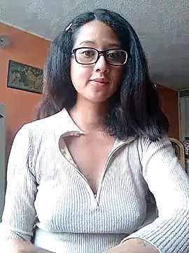 Snapshot of sofia_101 chatting on 11/05/25, 06:19 sofia 101 online show from 11/05/25, 06:19