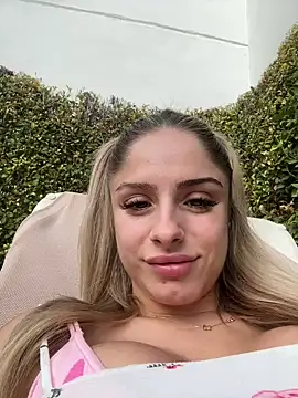 Snapshot of BritneyDimond chatting on 12/04/24, 10:24 BritneyDimond online show from 12/04/24, 10:24