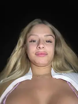 Snapshot of BritneyDimond chatting on 12/17/24, 07:59 BritneyDimond online show from 12/17/24, 07:59