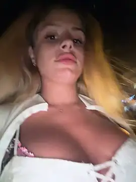 Snapshot of BritneyDimond chatting on 12/20/24, 10:11 BritneyDimond online show from 12/20/24, 10:11