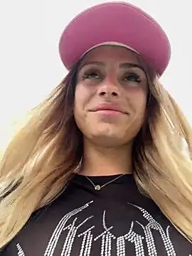 Snapshot of BritneyDimond chatting on 12/22/24, 02:27 BritneyDimond online show from 12/22/24, 02:27