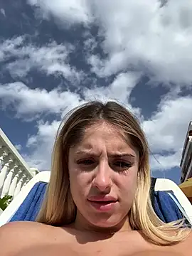 Snapshot of BritneyDimond chatting on 12/23/24, 12:08 BritneyDimond online show from 12/23/24, 12:08