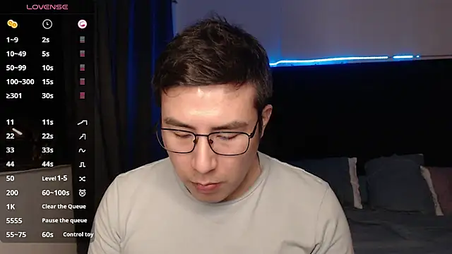 andrewmhilton  online show from 11/26/25, 04:13