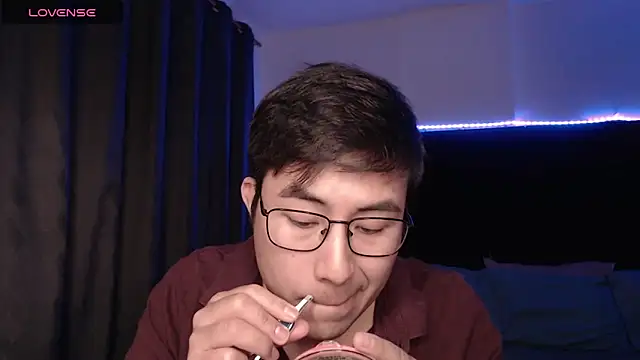 andrewmhilton  online show from 03/13/26, 05:36