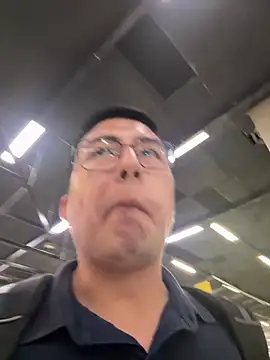 andrewmhilton  online show from 04/15/26, 08:09