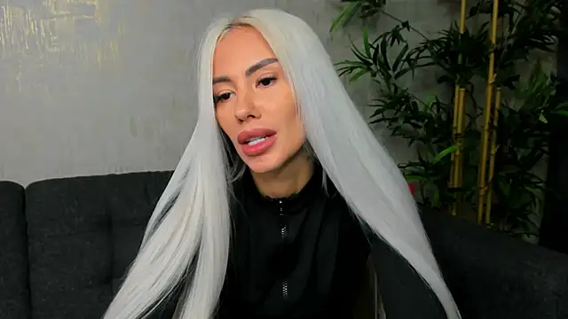Snapshot of Bailey_Rush chatting on 03/19/25, 12:56 Bailey Rush online show from 03/19/25, 12:56
