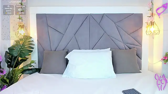 Snapshot of KiarhaTrixie chatting on 10/02/25, 11:28 KiarhaTrixie online show from 10/02/25, 11:28