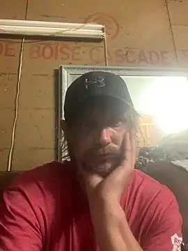 Snapshot of Midwestalpha chatting on 05/27/26, 01:57 Midwestalpha online show from 05/27/26, 01:57