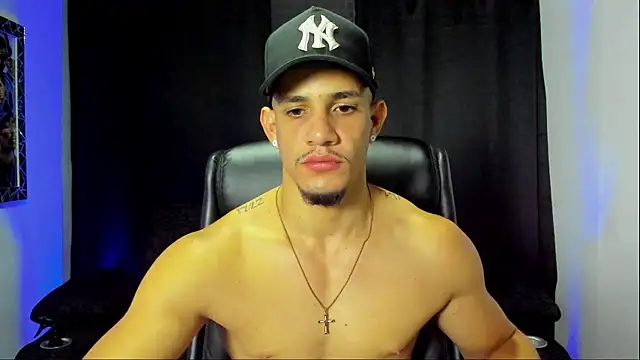 Snapshot of jhonnysnow17 chatting on 10/23/25, 02:44 jhonnysnow17 online show from 10/23/25, 02:44