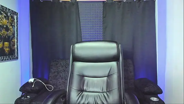 Snapshot of jhonnysnow17 chatting on 10/25/25, 12:40 jhonnysnow17 online show from 10/25/25, 12:40