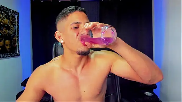 Snapshot of jhonnysnow17 chatting on 10/26/25, 03:18 jhonnysnow17 online show from 10/26/25, 03:18