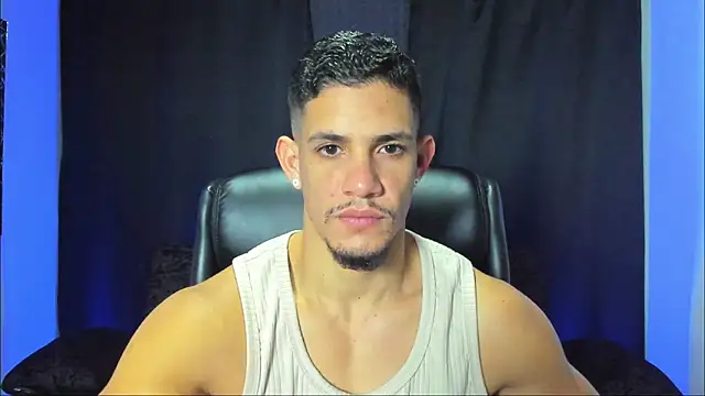 Snapshot of jhonnysnow17 chatting on 11/16/25, 04:07 jhonnysnow17 online show from 11/16/25, 04:07