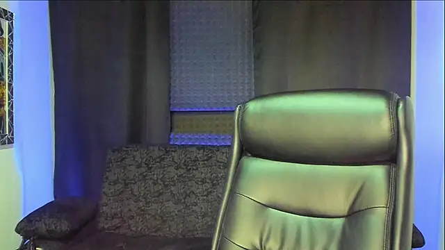 Snapshot of jhonnysnow17 chatting on 12/02/25, 07:09 jhonnysnow17 online show from 12/02/25, 07:09