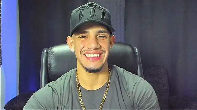 Snapshot of jhonnysnow17 chatting on 12/05/25, 07:28 jhonnysnow17 online show from 12/05/25, 07:28