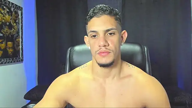 Snapshot of jhonnysnow17 chatting on 12/15/25, 12:59 jhonnysnow17 online show from 12/15/25, 12:59