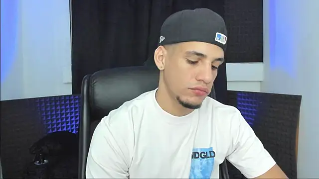 jhonnysnow17 online show from 07/04/26, 12:06