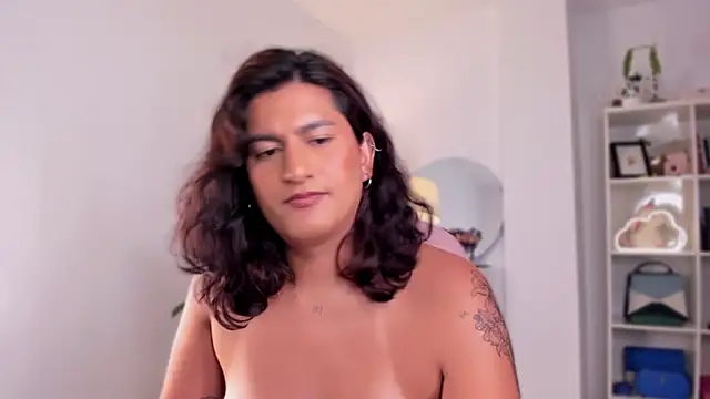 Snapshot of ari_artis chatting on 02/13/25, 07:45 ari artis online show from 02/13/25, 07:45