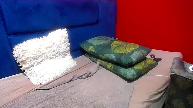 Snapshot of Lelety79 chatting on 09/21/25, 06:09 Lelety79 online show from 09/21/25, 06:09