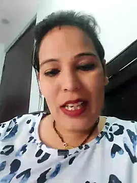 Snapshot of Poojabhabi101 chatting on 12/17/24, 05:29 Poojabhabi101 online show from 12/17/24, 05:29