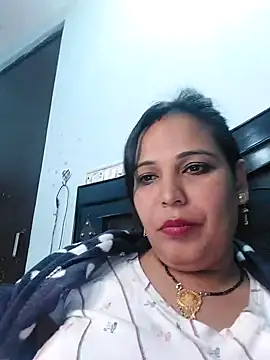 Snapshot of Poojabhabi101 chatting on 12/18/24, 05:21 Poojabhabi101 online show from 12/18/24, 05:21