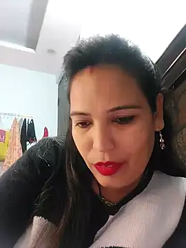 Snapshot of Poojabhabi101 chatting on 12/31/24, 06:59 Poojabhabi101 online show from 12/31/24, 06:59