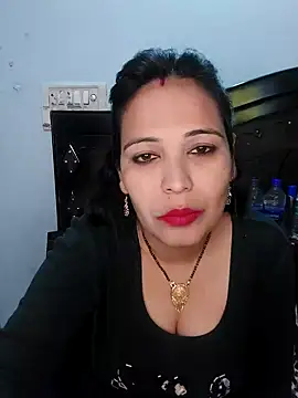 Snapshot of Poojabhabi101 chatting on 01/01/25, 06:47 Poojabhabi101 online show from 01/01/25, 06:47