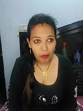 Snapshot of Poojabhabi101 chatting on 01/01/25, 05:11 Poojabhabi101 online show from 01/01/25, 05:11