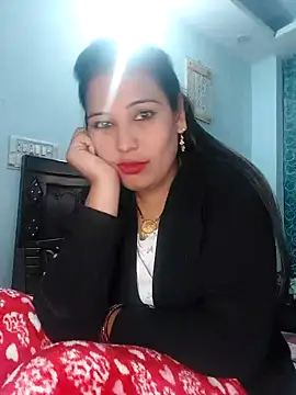 Snapshot of Poojabhabi101 chatting on 01/05/25, 06:02 Poojabhabi101 online show from 01/05/25, 06:02