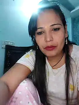 Snapshot of Poojabhabi101 chatting on 01/06/25, 07:20 Poojabhabi101 online show from 01/06/25, 07:20