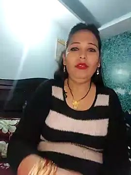 Snapshot of Poojabhabi101 chatting on 01/07/25, 05:54 Poojabhabi101 online show from 01/07/25, 05:54