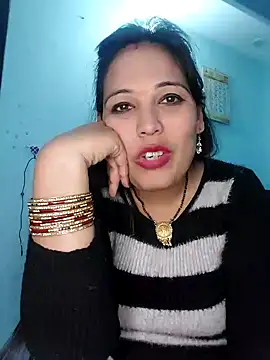 Snapshot of Poojabhabi101 chatting on 01/07/25, 05:09 Poojabhabi101 online show from 01/07/25, 05:09