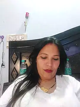Snapshot of Poojabhabi101 chatting on 02/20/25, 12:04 Poojabhabi101 online show from 02/20/25, 12:04