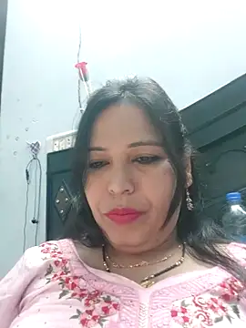 Snapshot of Poojabhabi101 chatting on 03/08/25, 06:10 Poojabhabi101 online show from 03/08/25, 06:10