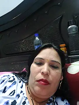 Snapshot of Poojabhabi101 chatting on 03/12/25, 06:40 Poojabhabi101 online show from 03/12/25, 06:40
