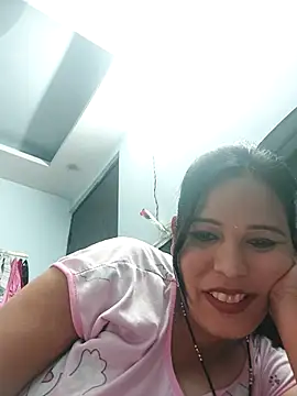 Snapshot of Poojabhabi101 chatting on 03/22/25, 06:11 Poojabhabi101 online show from 03/22/25, 06:11