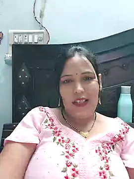 Snapshot of Poojabhabi101 chatting on 09/09/25, 05:45 Poojabhabi101 online show from 09/09/25, 05:45