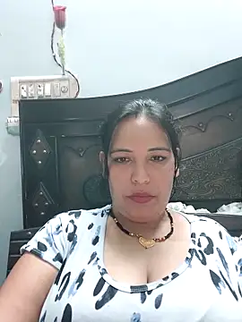 Snapshot of Poojabhabi101 chatting on 10/02/25, 06:20 Poojabhabi101 online show from 10/02/25, 06:20
