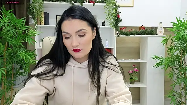 Snapshot of SelineSole chatting on 12/16/24, 05:11 SelineSole online show from 12/16/24, 05:11