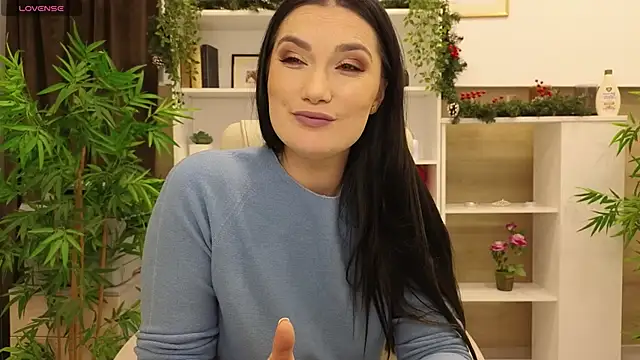 Snapshot of SelineSole chatting on 12/18/24, 05:21 SelineSole online show from 12/18/24, 05:21